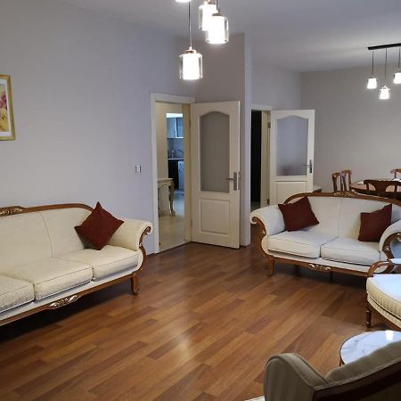 A Chic, Classic, Family-Friendly Apt. In Central Ankara, Turkey Luaran gambar